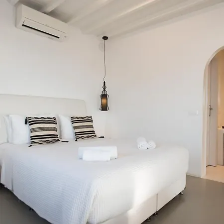 ベロウ スイーツ Mykonos Town