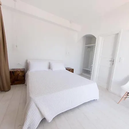 Lejlighed Bellou Suites