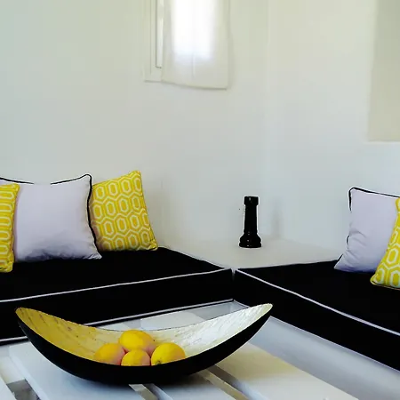 Lejlighed Bellou Suites